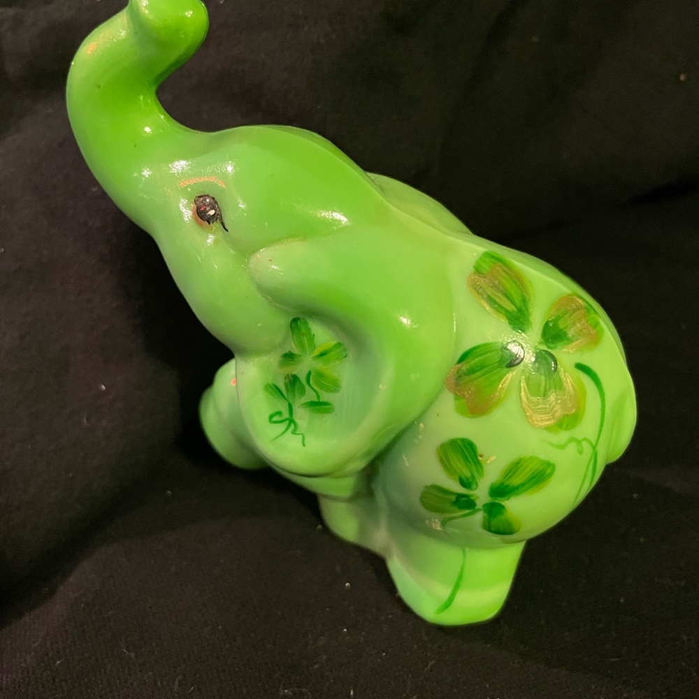 Fenton Good Luck Elephant Art Glass Figurine - Picture 2 of 3